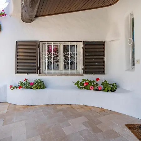 Casa Dos Sobreiros - Golden Triangle - Fully Private 4 Bedroom 300 M2 - Private Pool - 1 Hectare Sculpted Garden -wifi And Air Conditioning - Great For Families Villa *