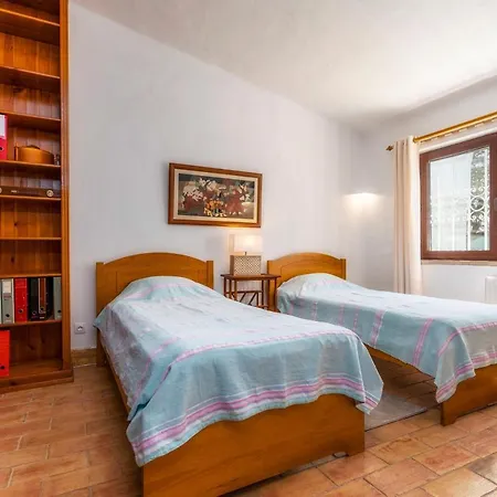 Villa Casa Dos Sobreiros - Golden Triangle - Fully Private 4 Bedroom 300 M2 - Private Pool - 1 Hectare Sculpted Garden -wifi And Air Conditioning - Great For Families