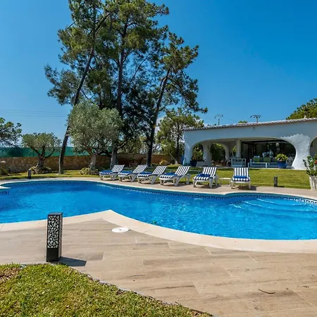 Casa Dos Sobreiros - Golden Triangle - Fully Private 4 Bedroom 300 M2 - Private Pool - 1 Hectare Sculpted Garden -wifi And Air Conditioning - Great For Families Villa *