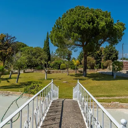 Casa Dos Sobreiros - Golden Triangle - Fully Private 4 Bedroom 300 M2 - Private Pool - 1 Hectare Sculpted Garden -wifi And Air Conditioning - Great For Families Villa *
