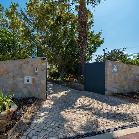 Casa Dos Sobreiros - Golden Triangle - Fully Private 4 Bedroom 300 M2 - Private Pool - 1 Hectare Sculpted Garden -wifi And Air Conditioning - Great For Families Villa