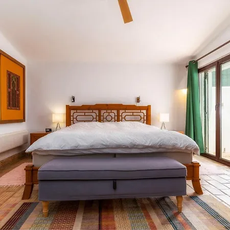 Casa Dos Sobreiros - Golden Triangle - Fully Private 4 Bedroom 300 M2 - Private Pool - 1 Hectare Sculpted Garden -wifi And Air Conditioning - Great For Families Almancil