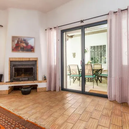 Villa Casa Dos Sobreiros - Golden Triangle - Fully Private 4 Bedroom 300 M2 - Private Pool - 1 Hectare Sculpted Garden -wifi And Air Conditioning - Great For Families Almancil