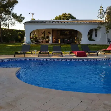 Casa Dos Sobreiros - Golden Triangle - Fully Private 4 Bedroom 300 M2 - Private Pool - 1 Hectare Sculpted Garden -wifi And Air Conditioning - Great For Families Villa Almancil