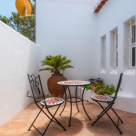 Casa Dos Sobreiros - Golden Triangle - Fully Private 4 Bedroom 300 M2 - Private Pool - 1 Hectare Sculpted Garden -wifi And Air Conditioning - Great For Families Villa