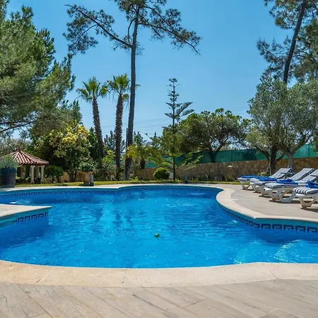 Casa Dos Sobreiros - Golden Triangle - Fully Private 4 Bedroom 300 M2 - Private Pool - 1 Hectare Sculpted Garden -wifi And Air Conditioning - Great For Families