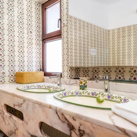 Casa Dos Sobreiros - Golden Triangle - Fully Private 4 Bedroom 300 M2 - Private Pool - 1 Hectare Sculpted Garden -wifi And Air Conditioning - Great For Families Villa *