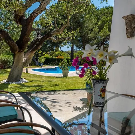 Casa Dos Sobreiros - Golden Triangle - Fully Private 4 Bedroom 300 M2 - Private Pool - 1 Hectare Sculpted Garden -wifi And Air Conditioning - Great For Families Villa