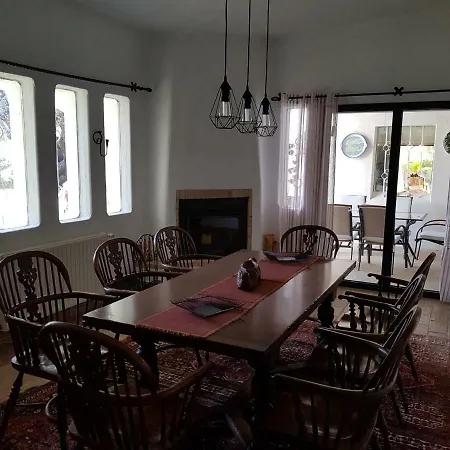 Villa Casa Dos Sobreiros - Golden Triangle - Fully Private 4 Bedroom 300 M2 - Private Pool - 1 Hectare Sculpted Garden -wifi And Air Conditioning - Great For Families Almancil
