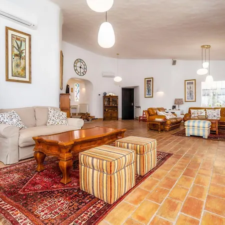 Casa Dos Sobreiros - Golden Triangle - Fully Private 4 Bedroom 300 M2 - Private Pool - 1 Hectare Sculpted Garden -wifi And Air Conditioning - Great For Families Villa Almancil