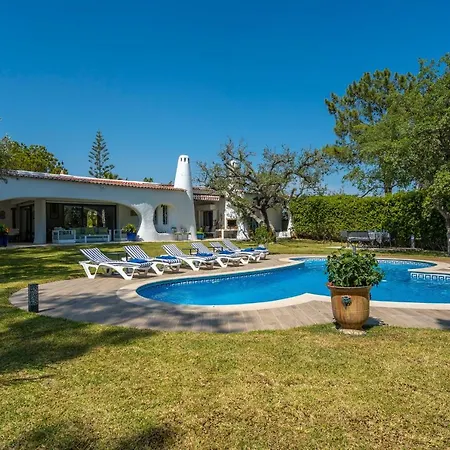 Casa Dos Sobreiros - Golden Triangle - Fully Private 4 Bedroom 300 M2 - Private Pool - 1 Hectare Sculpted Garden -wifi And Air Conditioning - Great For Families Villa *