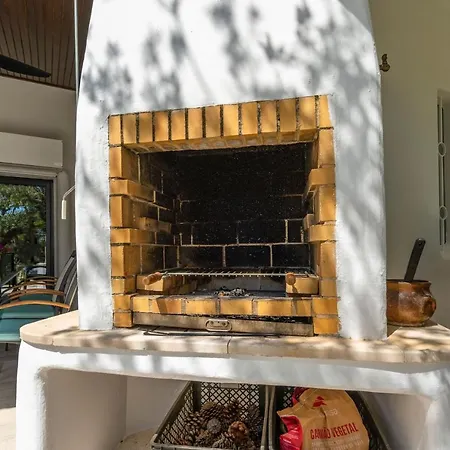 Casa Dos Sobreiros - Golden Triangle - Fully Private 4 Bedroom 300 M2 - Private Pool - 1 Hectare Sculpted Garden -wifi And Air Conditioning - Great For Families Villa