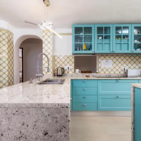 Casa Dos Sobreiros - Golden Triangle - Fully Private 4 Bedroom 300 M2 - Private Pool - 1 Hectare Sculpted Garden -wifi And Air Conditioning - Great For Families *